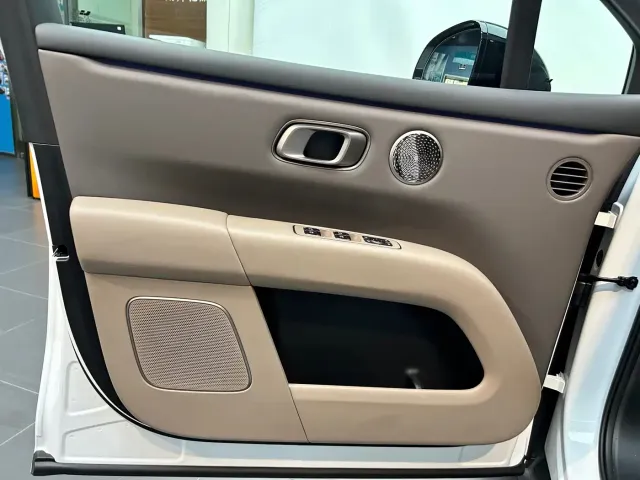 Li Auto i6 — Фото автомобиля 17