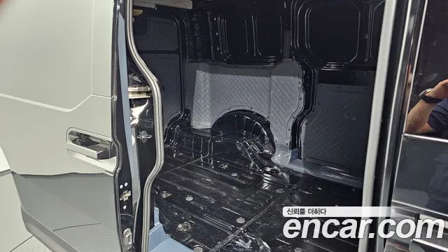 Kia PV5 — Фото автомобиля 11