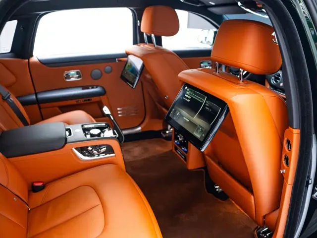 Rolls-Royce Ghost — Фото автомобиля 14