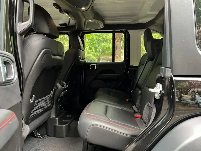 Jeep Wrangler — Фото автомобиля 17