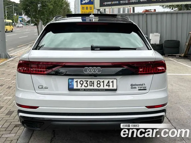 Audi Q8 55 TFSI quattro Premium — Фото автомобиля 4