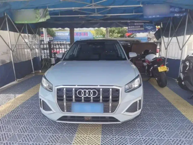 Audi Q2L — Фото автомобиля 2