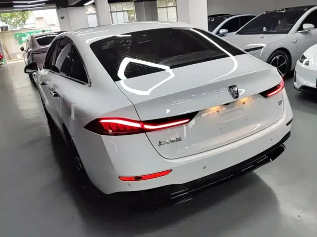 Roewe D7 — Фото автомобиля 4