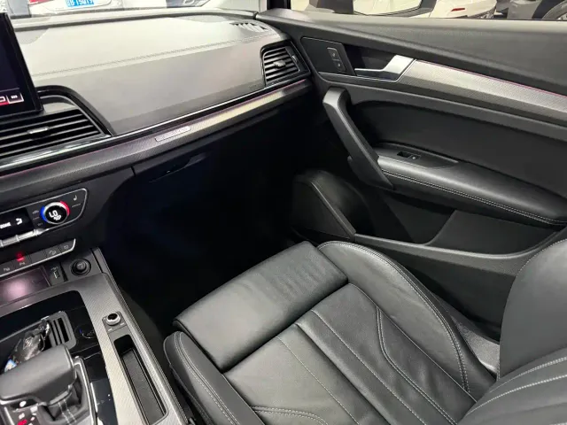 Audi Q5L — Фото автомобиля 10