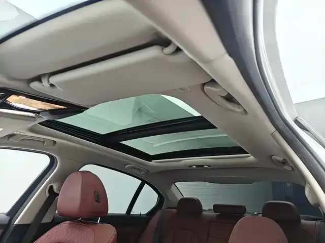 BMW 3 Series — Фото автомобиля 8