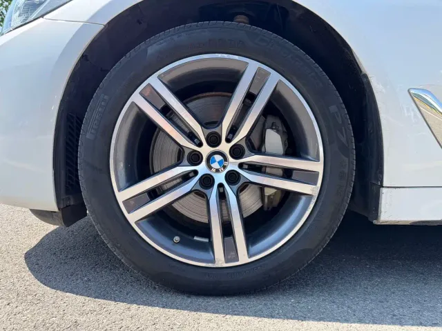BMW 5 Series — Фото автомобиля 18