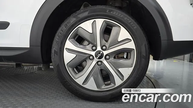 Kia Niro — Фото автомобиля 6