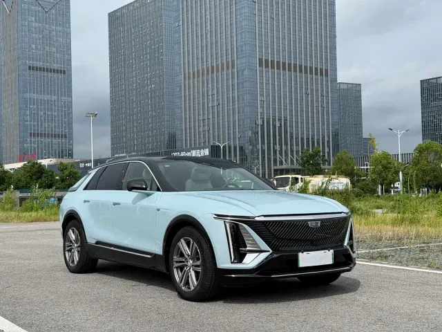 Cadillac Lyriq — Фото автомобиля 3