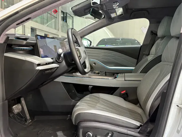Geely Galaxy E8 — Фото автомобиля 4