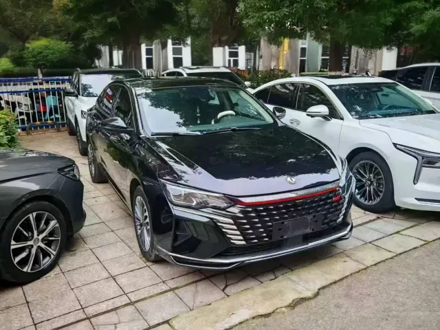 Dongfeng Yixuan MAX — Фото автомобиля 3