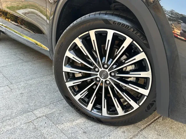Geely Xingyue L — Фото автомобиля 4