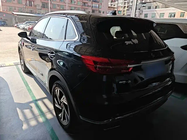 Hongqi HS5 — Фото автомобиля 4
