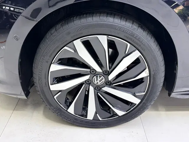 Volkswagen Passat — Фото автомобиля 10