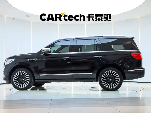 Lincoln Navigator — Фото автомобиля 4
