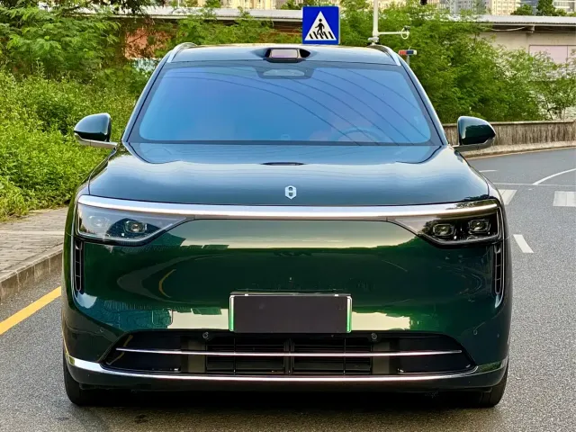 Aito M8 — Фото автомобиля 2