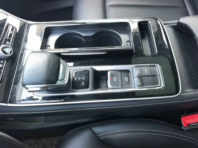 Roewe i6 MAX EV — Фото автомобиля 15