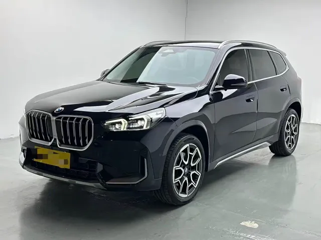 Фотография автомобиля — BMW X1
