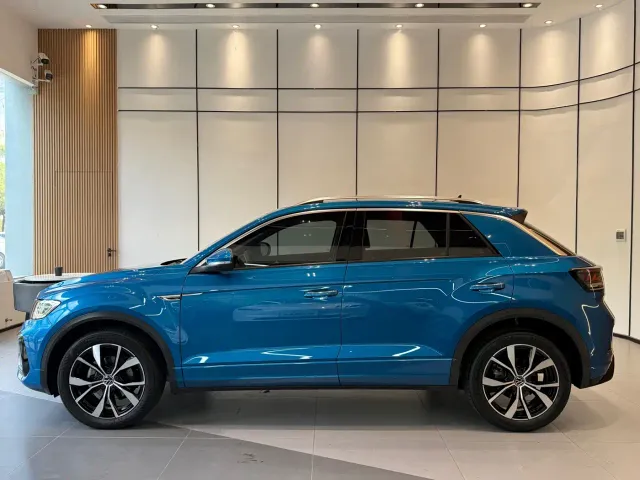 Volkswagen T-Roc — Фото автомобиля 4