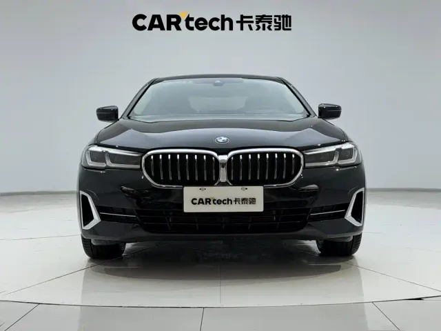 BMW 5 Series — Фото автомобиля 3