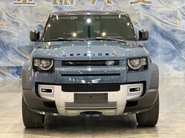 Land Rover Defender — Фото автомобиля 2