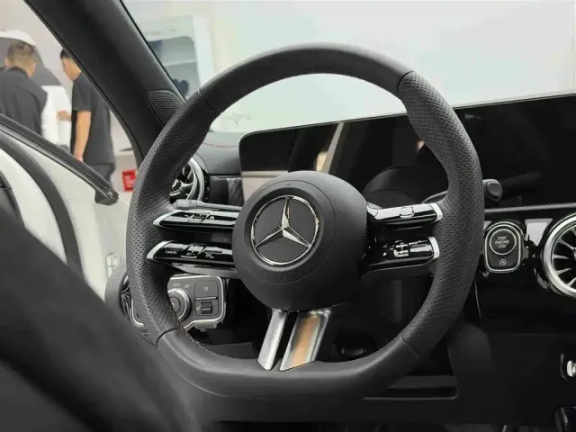 Mercedes-Benz A-Class — Фото автомобиля 13