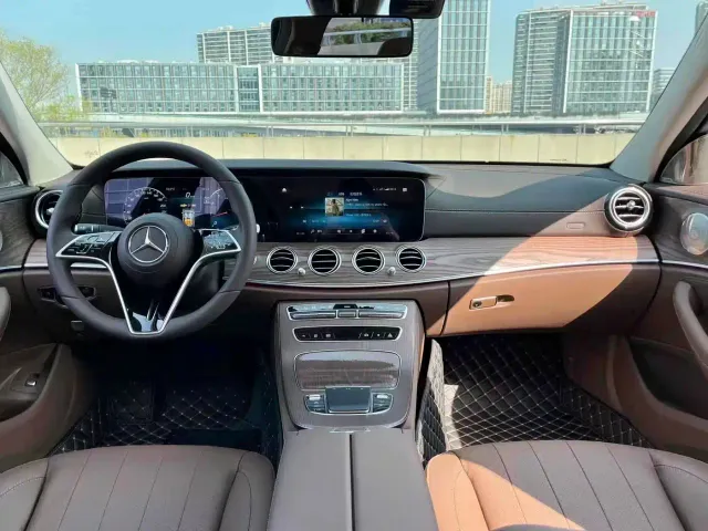 Mercedes-Benz E-Class — Фото автомобиля 9