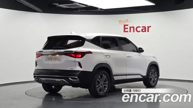Kia Seltos — Фото автомобиля 2