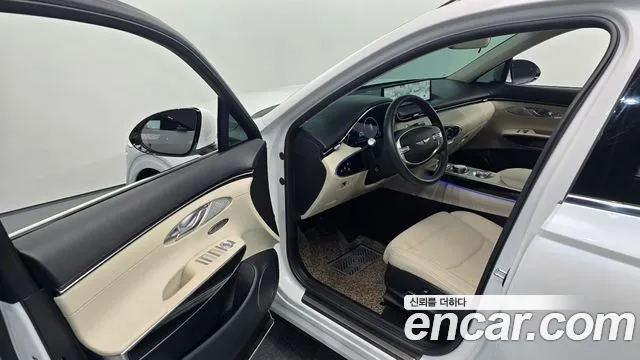 Genesis GV70 — Фото автомобиля 17