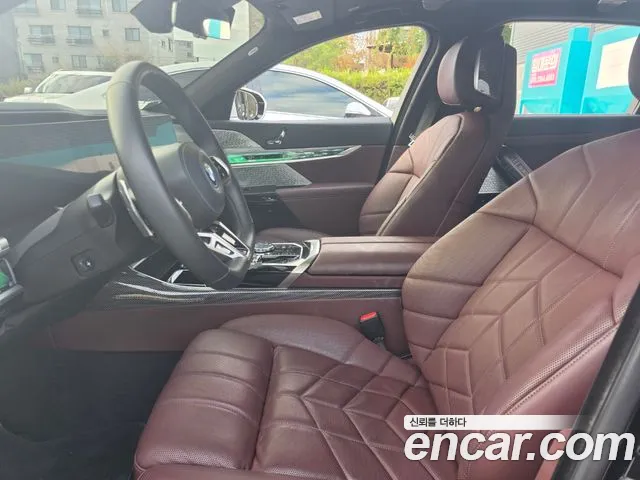 BMW 7 Series G70 — Фото автомобиля 7