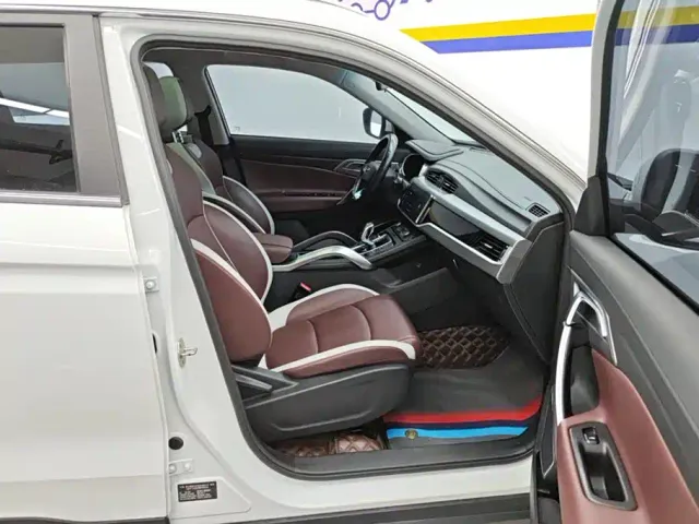 Geely Boyue — Фото автомобиля 8