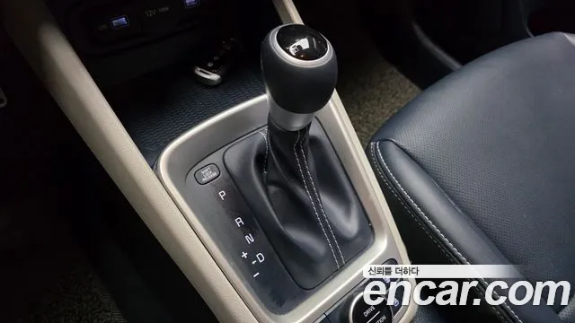 Hyundai Venue Venue 1.6 Modern Plus — Фото автомобиля 9