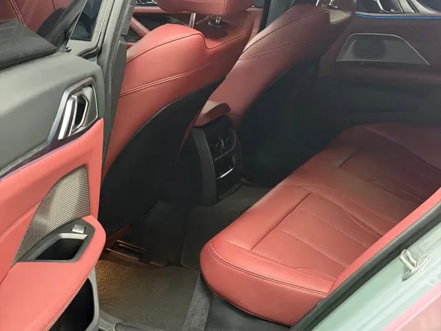 BMW i4 — Фото автомобиля 14