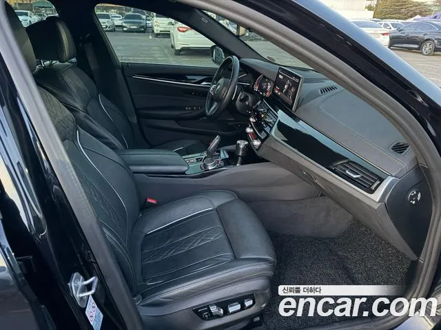 BMW 5-Series — Фото автомобиля 13