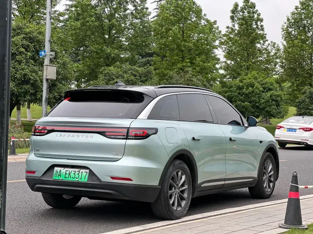 Leapmotor C11 — Фото автомобиля 4