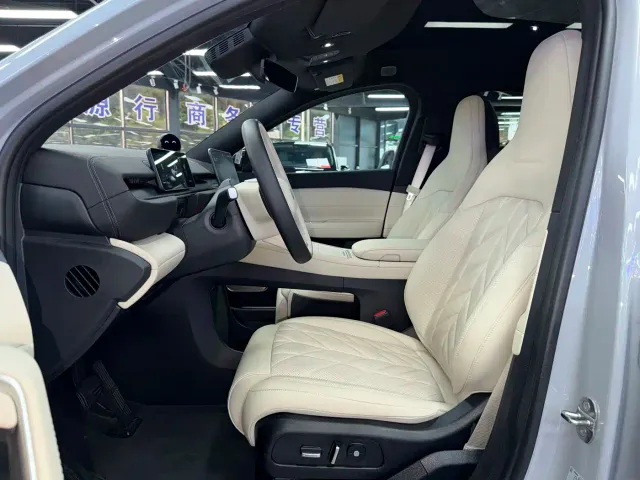 Nio EC6 — Фото автомобиля 8