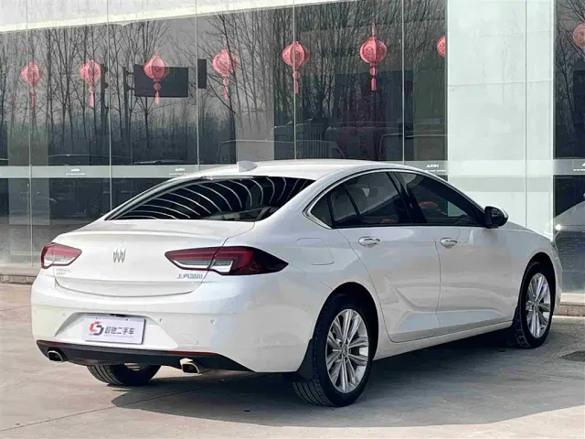 Buick Regal — Фото автомобиля 13