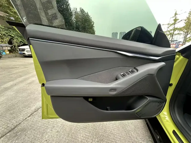 Xpeng P7 — Фото автомобиля 8