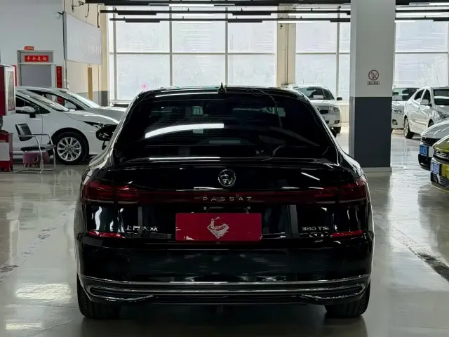 Volkswagen Passat — Фото автомобиля 8