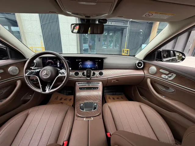 Mercedes-Benz E-Class — Фото автомобиля 6