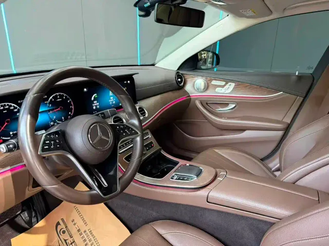 Mercedes-Benz E-Class — Фото автомобиля 11