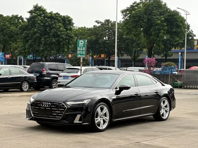 Фотография автомобиля — Audi A7L