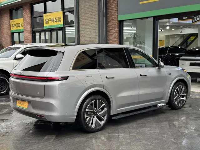 Li Auto L8 — Фото автомобиля 7