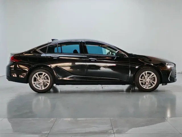 Buick Regal 2024 25T Ultra Comfort Edition — Фото автомобиля 12
