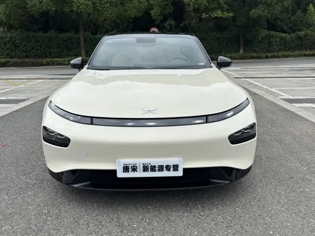 Xpeng P7 — Фото автомобиля 2