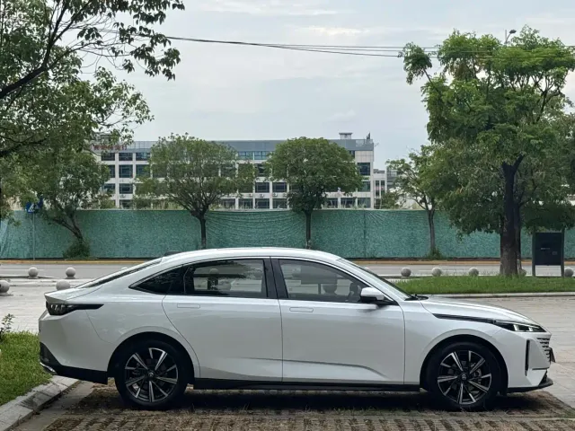 Changan Lamore — Фото автомобиля 4