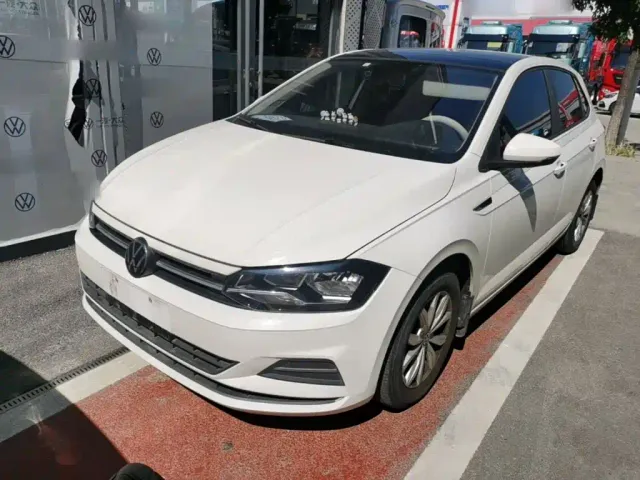 Фотография автомобиля — Volkswagen Polo