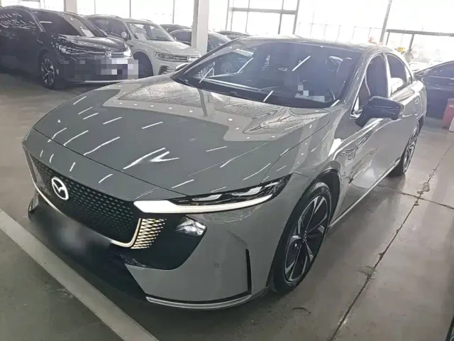 Фотография автомобиля — Mazda EZ-6