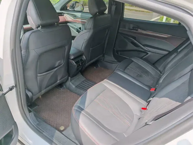 Ford Mondeo — Фото автомобиля 10