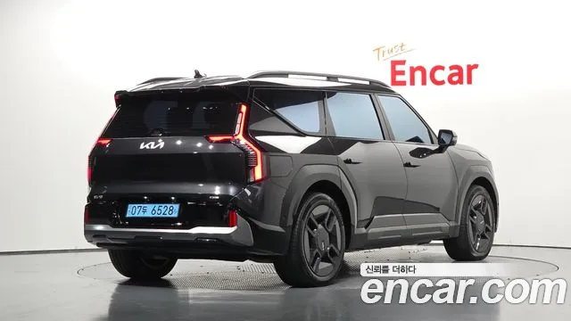 Kia EV9 — Фото автомобиля 2