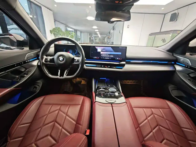 BMW 5 Series — Фото автомобиля 8